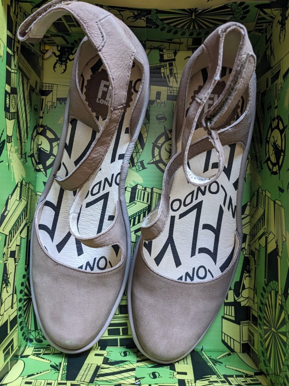 NEW FLY LONDON PLAN717FLY Cupido/Mousse Taupe Wedges Sandals Size 39 US 8.5
